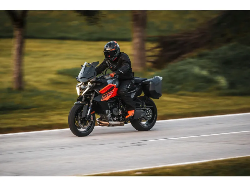 NOVI KTM 1390 SUPER DUKE GT ZA VRHUNSKO ISKUSTVO