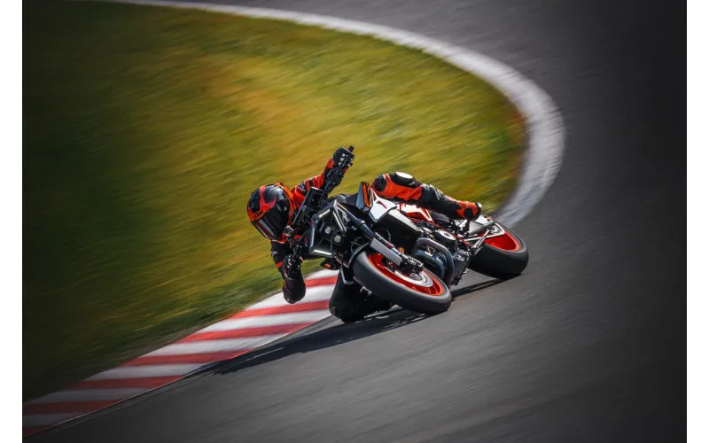 STIŽE NOVI, MOĆNIJI KTM 990 DUKE R